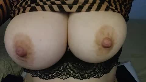 Snapshot of horny_emily1 chatting on 12/21/25, 08:32 call me emily online show from 12/21/25, 08:32