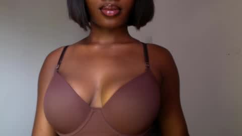 Snapshot of horny_goddess_delilah chatting on 05/10/26, 10:53 delilah online show from 05/10/26, 10:53