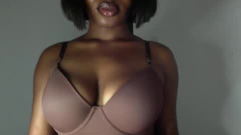 Snapshot of horny_goddess_delilah chatting on 05/11/26, 07:11 delilah online show from 05/11/26, 07:11