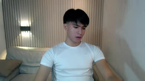 Snapshot of horny_jamesxx chatting on 07/08/26, 01:04 cum boy james online show from 07/08/26, 01:04