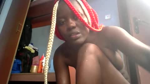 horny_lunah online show from 04/19/26, 06:10