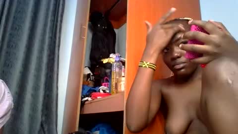 horny_lunah online show from 04/20/26, 07:26