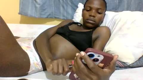 Snapshot of horny_mummie chatting on 03/04/25, 11:08 andalia online show from 03/04/25, 11:08