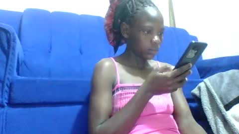 Snapshot of horny_mummie chatting on 11/03/25, 08:10 andalia online show from 11/03/25, 08:10