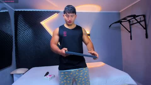 horny_nick18 online show from 04/09/26, 09:58