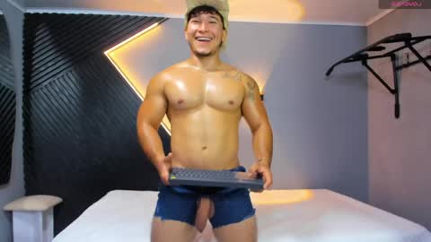 horny_nick18 online show from 04/25/26, 01:41