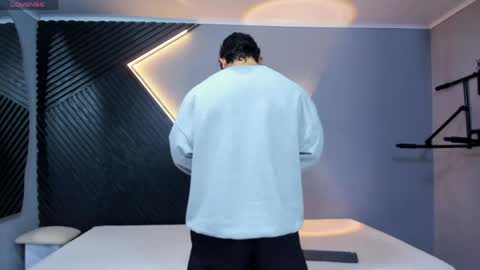 horny_nick18 online show from 04/28/26, 01:27