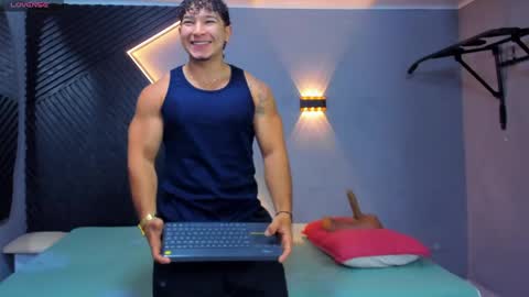 horny_nick18 online show from 05/09/26, 11:26