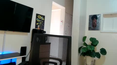 horny_princcess online show from 02/01/25, 11:54