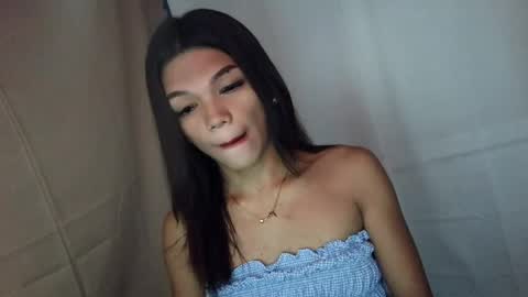Snapshot of horny_rhiana chatting on 05/12/26, 04:42 Rhiana online show from 05/12/26, 04:42