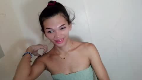 Snapshot of horny_rhiana chatting on 06/17/26, 03:20 Rhiana online show from 06/17/26, 03:20