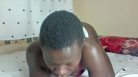 Snapshot of horny_sexxxy_girl chatting on 01/19/26, 04:49 Milly online show from 01/19/26, 04:49