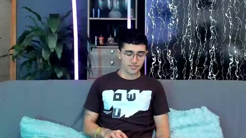 Alex and Camilo online show from 06/08/26, 01:11