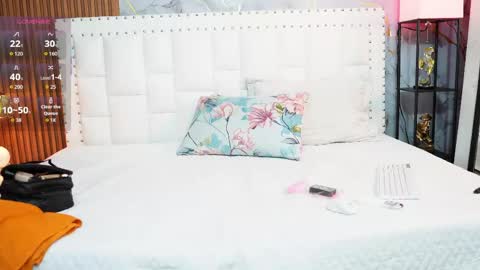 Khloe  online show from 05/18/26, 12:00