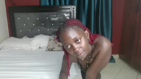 Snapshot of hornybella4 chatting on 02/10/25, 03:57 Bella online show from 02/10/25, 03:57