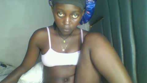 Snapshot of hornybella84 chatting on 03/29/26, 01:11 Bella online show from 03/29/26, 01:11