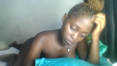 Snapshot of hornybella84 chatting on 06/22/26, 04:31 Bella online show from 06/22/26, 04:31