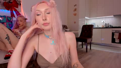 Snapshot of hornybunnys chatting on 01/12/25, 12:49 Alex and Rosie online show from 01/12/25, 12:49