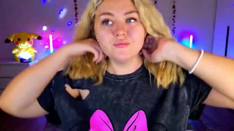 Snapshot of hornycakee chatting on 09/22/25, 09:33 HornyCakee online show from 09/22/25, 09:33