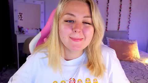 Snapshot of hornycakee chatting on 10/15/25, 10:37 HornyCakee online show from 10/15/25, 10:37