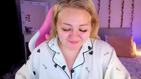 Snapshot of hornycakee chatting on 10/16/25, 12:28 HornyCakee online show from 10/16/25, 12:28