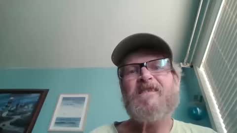 Snapshot of hornyd7711 chatting on 10/17/25, 12:52 hornyd7711 online show from 10/17/25, 12:52