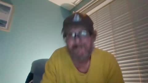 Snapshot of hornyd7711 chatting on 10/19/25, 01:28 hornyd7711 online show from 10/19/25, 01:28