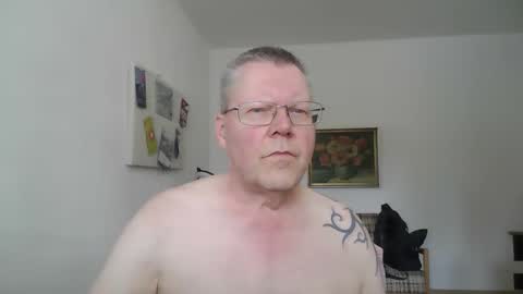 Snapshot of hornydick874303 chatting on 05/17/26, 08:23 Meikelmeier online show from 05/17/26, 08:23