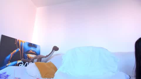 Snapshot of hornyemma_ chatting on 01/20/25, 07:36 Emma online show from 01/20/25, 07:36