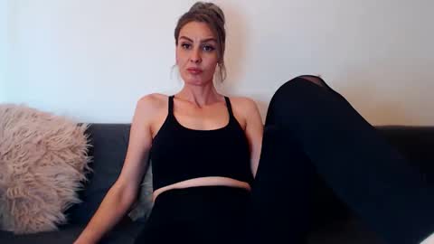 Snapshot of hornygirllx chatting on 04/23/26, 12:29 AshlineKatte online show from 04/23/26, 12:29