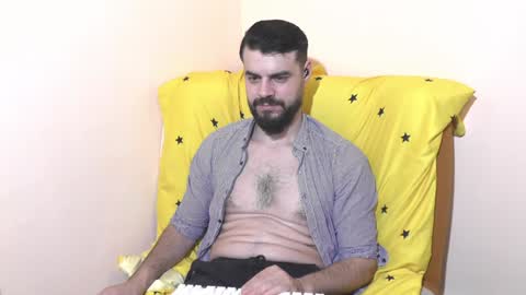 Snapshot of hornymaster93 chatting on 01/18/25, 04:53 hornymaster online show from 01/18/25, 04:53