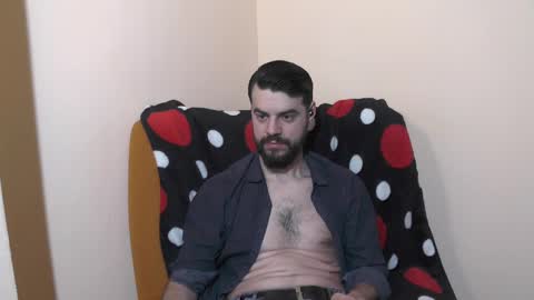 Snapshot of hornymaster93 chatting on 03/06/25, 02:19 hornymaster online show from 03/06/25, 02:19