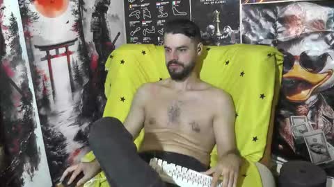 Snapshot of hornymaster93 chatting on 09/27/25, 01:49 hornymaster online show from 09/27/25, 01:49