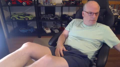 hornynthick70 online show from 12/16/24, 02:57