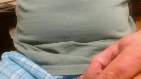 Snapshot of hornypilotguy chatting on 12/23/25, 03:37 hornypilotguy online show from 12/23/25, 03:37