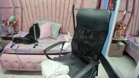 Snapshot of hornyskinny26 chatting on 03/24/26, 04:28 hornyskinny26 online show from 03/24/26, 04:28