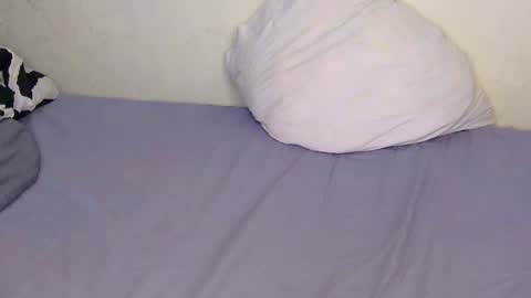 Snapshot of hornyy_cutie chatting on 05/15/26, 11:23 Its Cora online show from 05/15/26, 11:23
