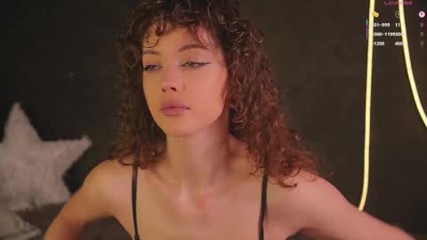 Snapshot of hoshika chatting on 01/11/26, 04:17 Ann online show from 01/11/26, 04:17