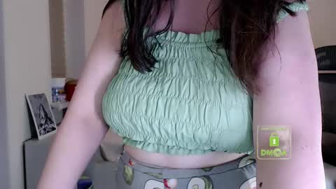 Snapshot of hot_and_pretty chatting on 02/07/26, 03:38 Lila online show from 02/07/26, 03:38