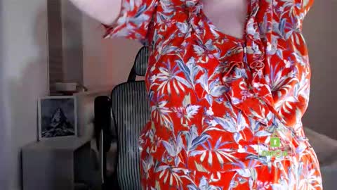 Snapshot of hot_and_pretty chatting on 02/15/26, 03:31 Lila online show from 02/15/26, 03:31