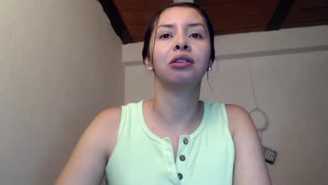 Snapshot of hot_angels___ chatting on 09/22/25, 02:08 angels online show from 09/22/25, 02:08