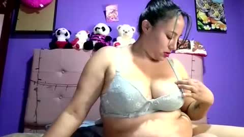 Snapshot of hot_angie12 chatting on 10/06/25, 03:15 hot angie12 online show from 10/06/25, 03:15