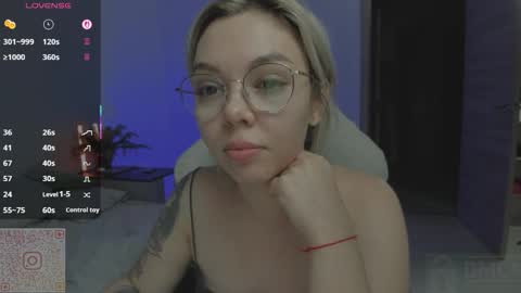 Snapshot of hot_babayaga chatting on 09/20/25, 03:57 online show from 09/20/25, 03:57