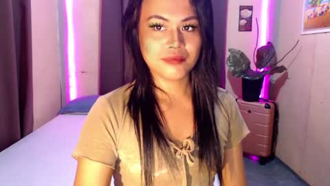 Snapshot of hot_babe0802 chatting on 06/13/26, 10:24 HANNA online show from 06/13/26, 10:24