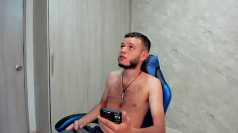 Snapshot of hot_bad_boy69 chatting on 04/27/26, 07:56 hot bad boy69 online show from 04/27/26, 07:56