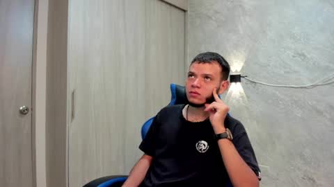 Snapshot of hot_bad_boy69 chatting on 07/04/26, 11:00 hot bad boy69 online show from 07/04/26, 11:00