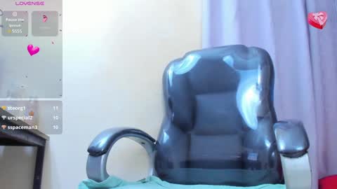 Snapshot of hot_beauty__ chatting on 02/08/25, 05:29 VALENTINA online show from 02/08/25, 05:29