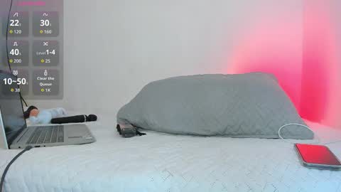 hot boy 04 online show from 12/04/25, 02:43