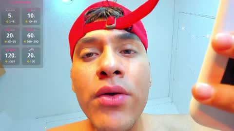 Snapshot of hot_boy_04 chatting on 04/11/26, 01:26 hot boy 04 online show from 04/11/26, 01:26