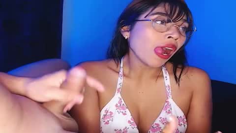 Snapshot of hot_boy_2027 chatting on 04/17/26, 06:33 hot_boy_2027 online show from 04/17/26, 06:33